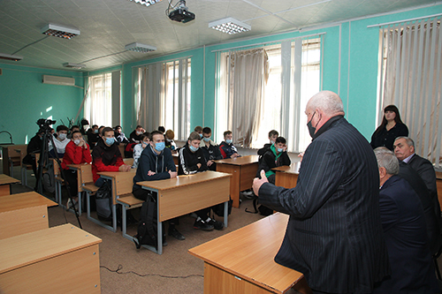 ����� �������� ��������� � ������������� ��������� ������������ ����� ����������.